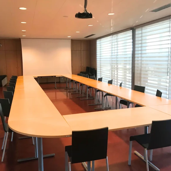 Espace indépendant 24 m² 5 postes Location bureau Avenue de l'Aéroport Limoges 87100 - photo 2