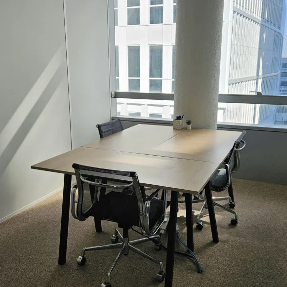 Bureau privé 11 m² 3 postes Location bureau Rue Pleyel Saint-Denis 93200 - photo 1