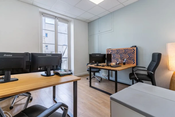 Espace indépendant - 75002 - 18 postes - 8500€