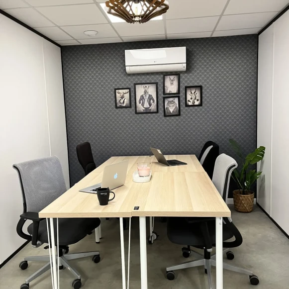 Bureau privé 12 m² 4 postes Coworking Rue Henri de Châtelier Pessac 33600 - photo 2