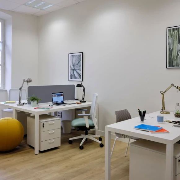 Bureau privé 21 m² 3 postes Coworking Rue Percheronne Chartres 28000 - photo 1