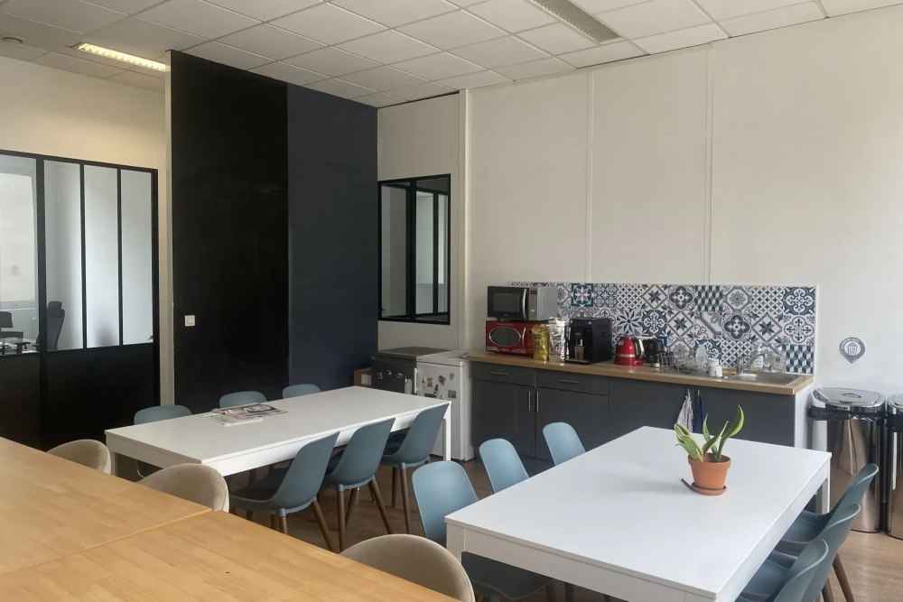 Bureau privé - 33000 - 2 postes - 550€