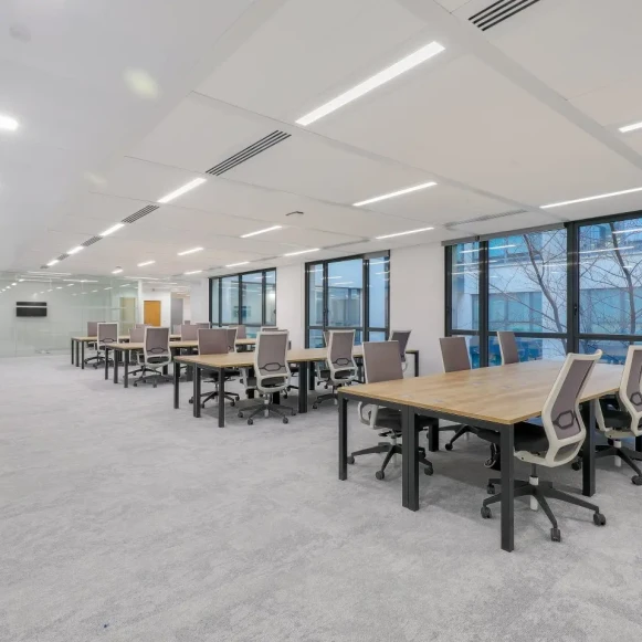 Bureau privé 20 m² 4 postes Coworking Rue Eugène Renault Maisons-Alfort 94700 - photo 4