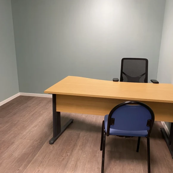 Bureau privé 10 m² 1 poste Location bureau Avenue Jean Rostand Trappes 78990 - photo 1