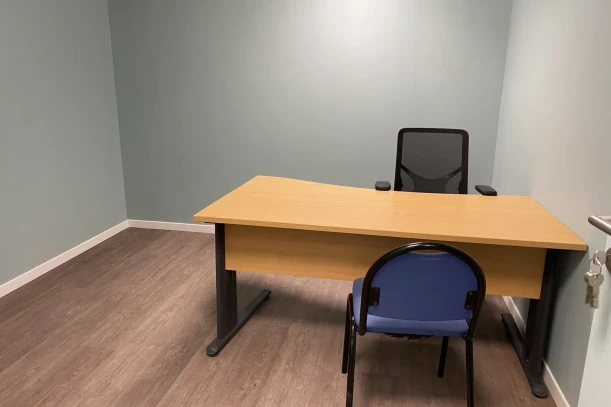 Bureau privé - 78990 - 1 poste - 297€