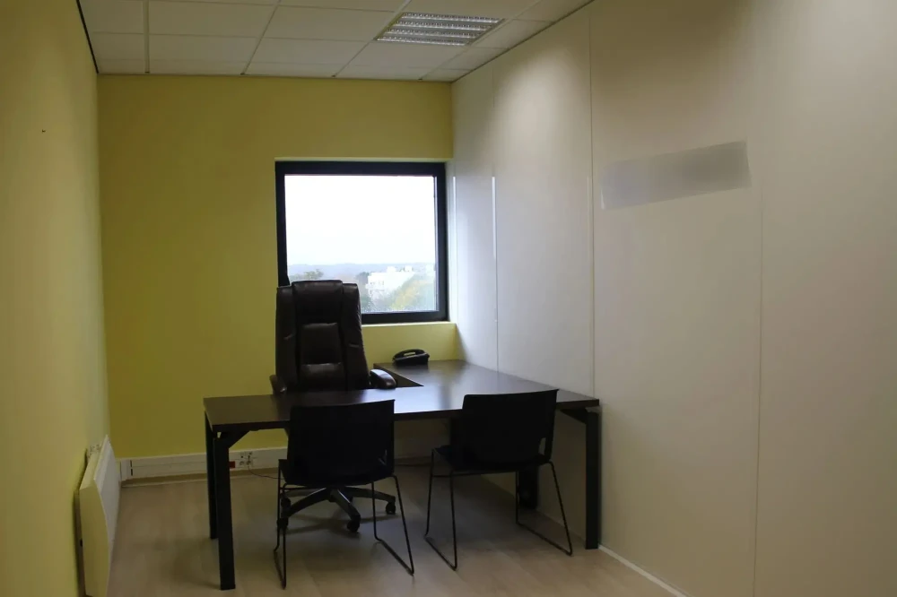 Bureau privé - 44100 - 3 postes - 300€