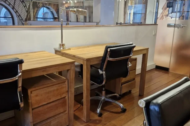 Bureau privé - 75002 - 4 postes - 1800€