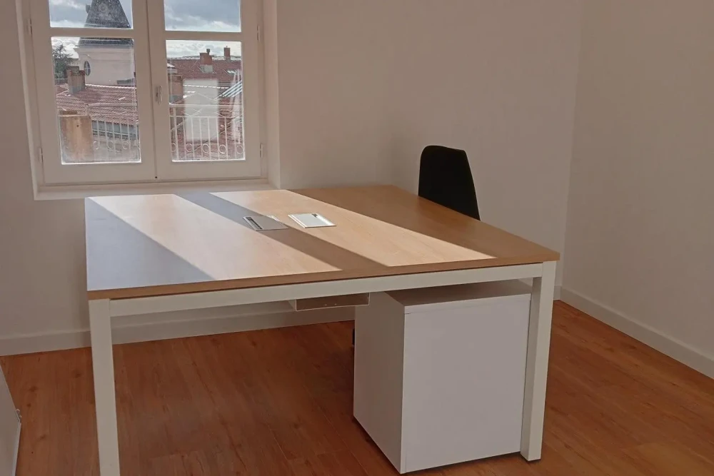 Bureau privé - 34500 - 2 postes - 660€