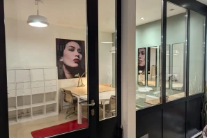 Bureau privé - 75011 - 3 postes - 1100€