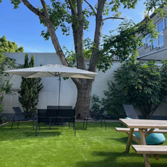 Bureau privé 13 m² 2 postes Location bureau Rue des Chantiers Versailles 78000 - photo 2