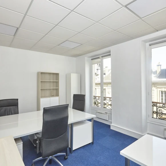 Bureau privé 22 m² 6 postes Location bureau Rue du Havre Paris 75009 - photo 4