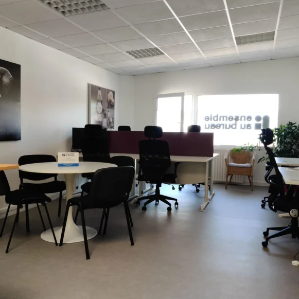 Open Space  4 postes Coworking Route de Clisson Vertou 44120 - photo 1