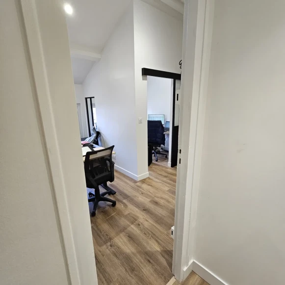 Bureau privé 15 m² 2 postes Location bureau Rue Cuvier Lyon 69006 - photo 4