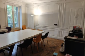 Bureau privé - 75010 - 8 postes - 2200€