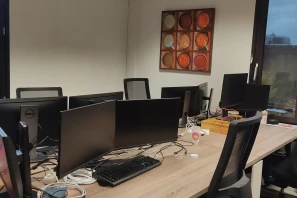 Bureau privé - 31670 - 4 postes - 1245€