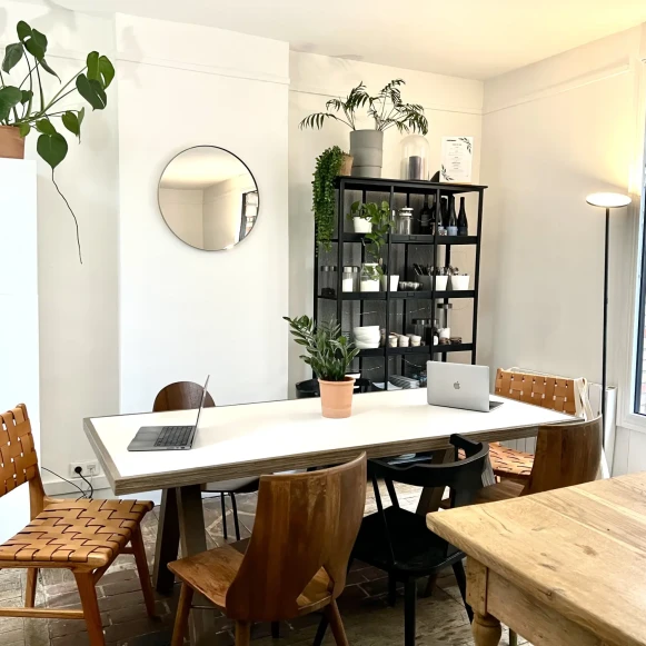 Bureau privé 15 m² 5 postes Coworking Rue Gonnet Paris 75011 - photo 1