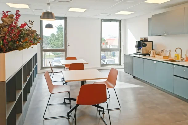 Bureau privé - 13100 - 2 postes - 690€