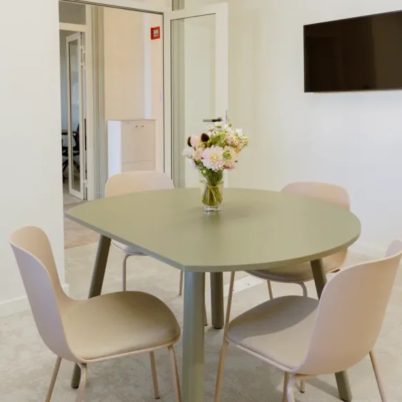 Bureau privé 22 m² 6 postes Coworking Rue Turenne Bordeaux 33000 - photo 7
