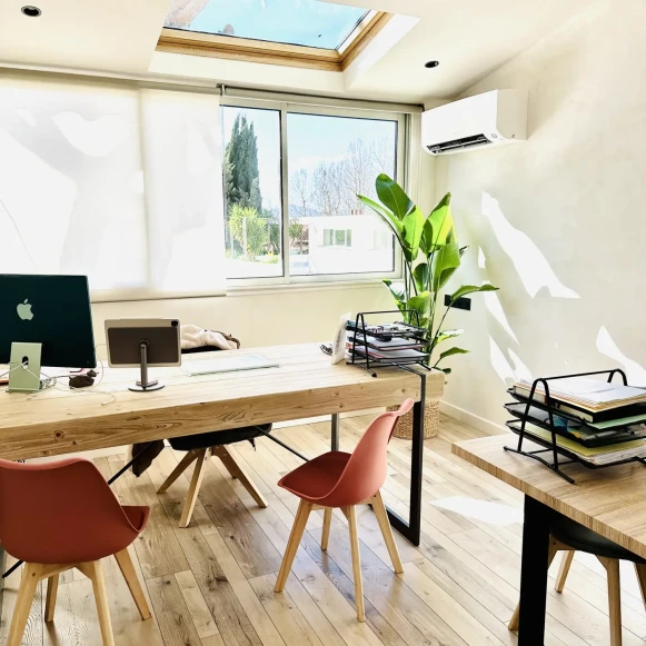 Bureau privé 14 m² 2 postes Location bureau Rue Montaigne Marseille 13012 - photo 1