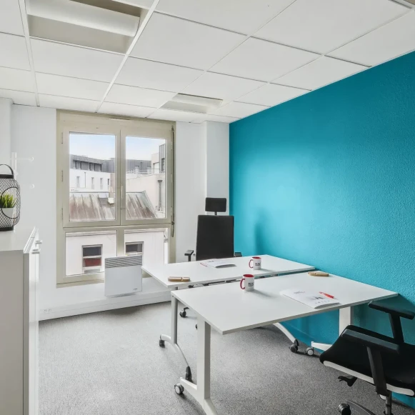 Bureau privé 14 m² 3 postes Coworking Rue Crucy Nantes 44000 - photo 4