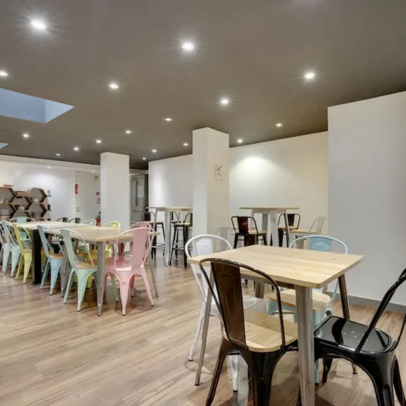 Espace indépendant 220 m² 30 postes Coworking Rue de Chartres Neuilly-sur-Seine 92200 - photo 4