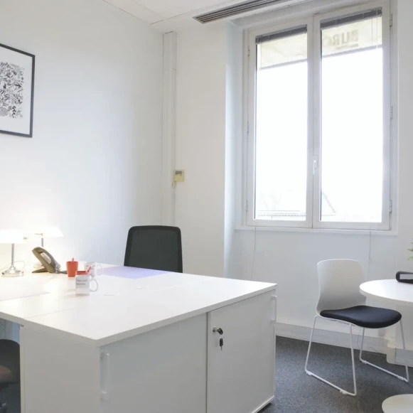 Bureau privé 22 m² 4 postes Coworking Cours du 30 Juillet Bordeaux 33000 - photo 6