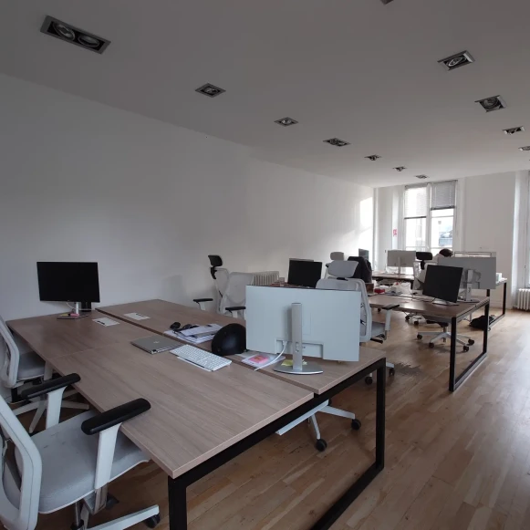 Open Space  10 postes Location bureau Rue de Birague Paris 75004 - photo 1