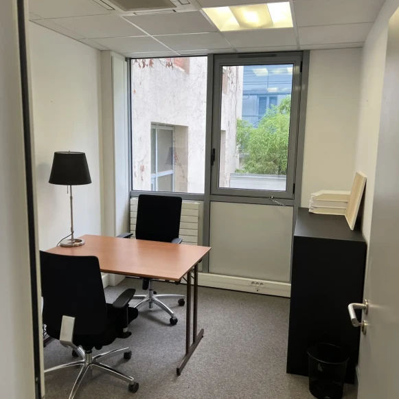 Espace indépendant 66 m² 12 postes Coworking Rue Louis Rouquier Levallois-Perret 92300 - photo 3