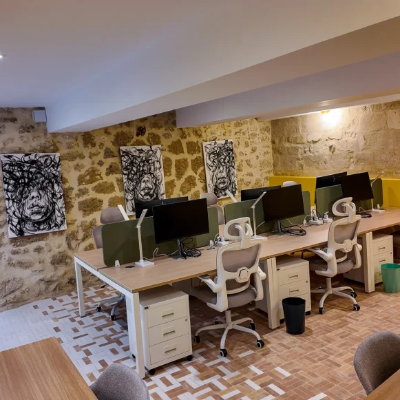 Open Space  30 postes Coworking Rue de l'Université Montpellier 34000 - photo 3