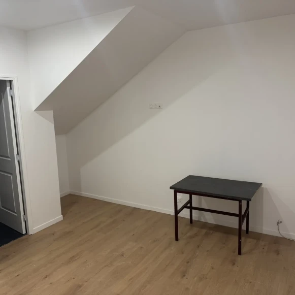 Espace indépendant 15 m² 4 postes Coworking Rue de la Gare Villeneuve-le-Roi 94290 - photo 1