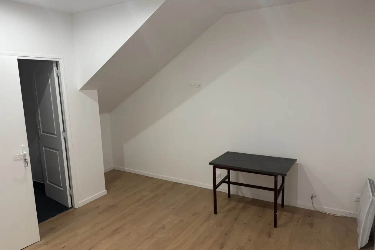 Espace indépendant - 94290 - 4 postes - 520€