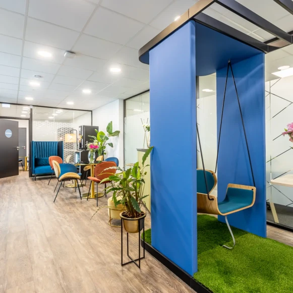 Bureau privé 11 m² 2 postes Location bureau Rue de la Martinellerie Trélazé 49800 - photo 3