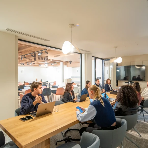 Bureau privé 302 m² 56 postes Location bureau Rue Lucien Sampaix Paris 75010 - photo 3