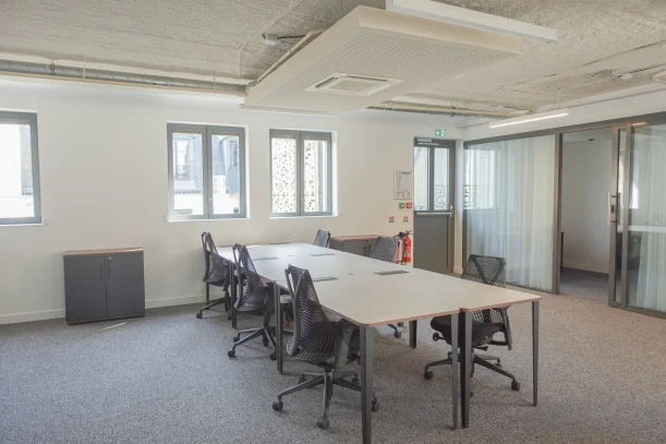 Bureau privé - 75009 - 6 postes - 4454€