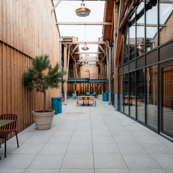 Bureau privé 28 m² 8 postes Location bureau Rue Succursale Bordeaux 33000 - photo 9