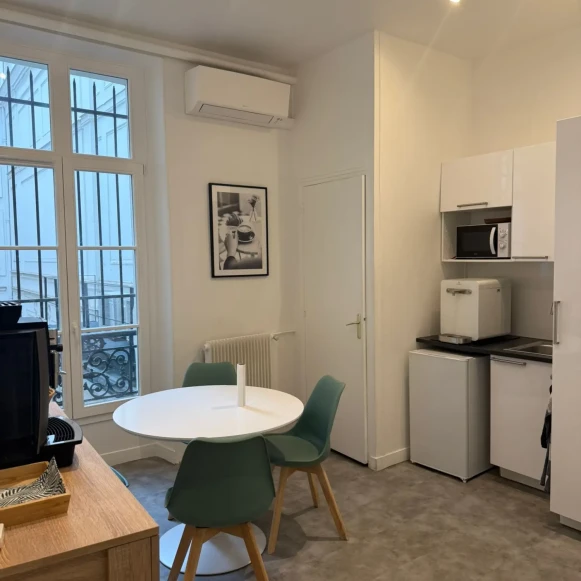 Bureau privé 18 m² 5 postes Location bureau Rue Drouot Paris 75009 - photo 4