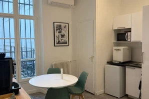 Bureau privé - 75009 - 5 postes - 2000€