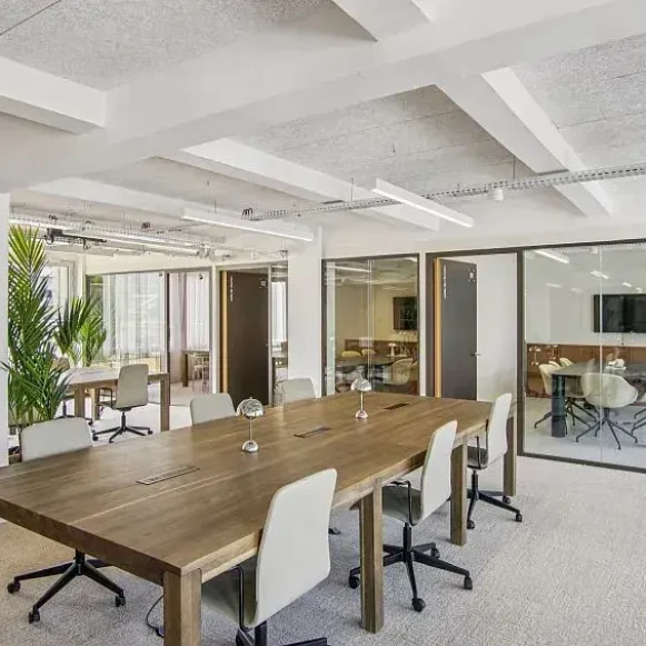Bureau privé 360 m² 45 postes Coworking Rue La Fayette Paris 75010 - photo 5