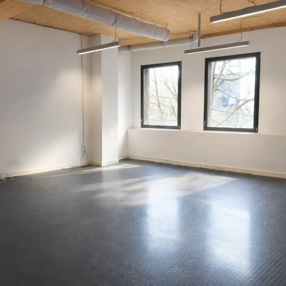 Bureau privé 56 m² 8 postes Coworking Avenue Pasteur Montreuil 93100 - photo 1