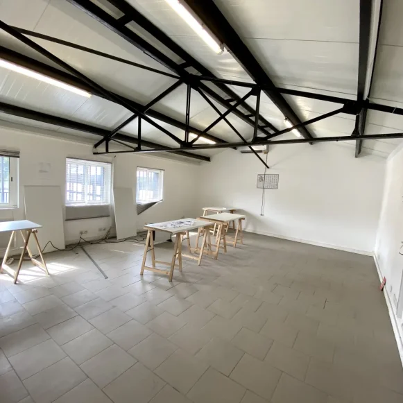 Espace indépendant 260 m² 50 postes Location bureau Rue de Stalingrad Montreuil 93100 - photo 4