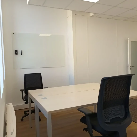 Bureau privé 17 m² 5 postes Location bureau Rue de Paris Seine-Saint-Denis 93130 - photo 2