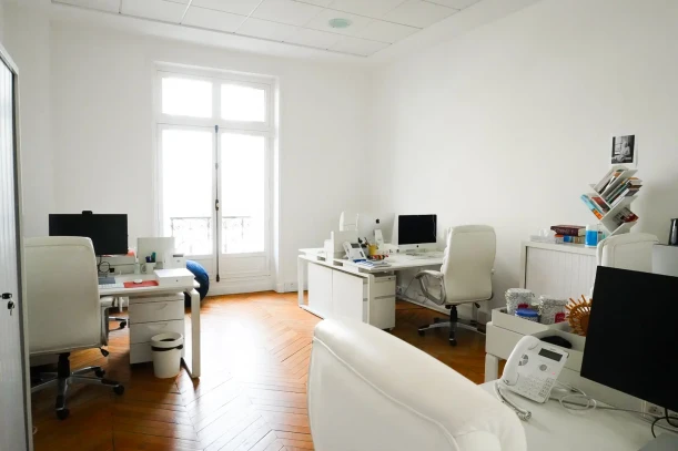 Bureau privé - 75008 - 10 postes - 5000€