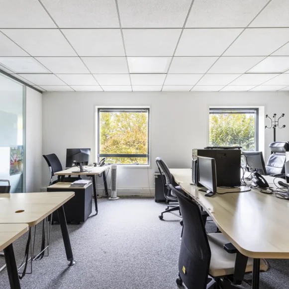Bureau privé 359 m² 30 postes Location bureau Quai Gallieni Suresnes 92150 - photo 9