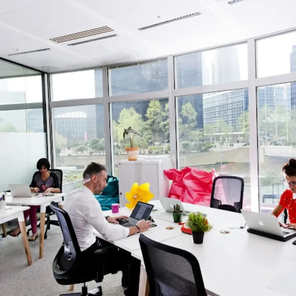 Bureau privé 14 m² 2 postes Location bureau Esplanade du Général de Gaulle Courbevoie 92931 - photo 1