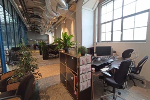 Open Space - 33000 - 5 postes - 365€