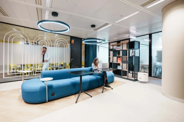 Bureau privé - 92931 - 6 postes - 3600€