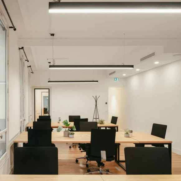 Espace indépendant 165 m² 26 postes Location bureau Rue La Fayette Paris 75010 - photo 5