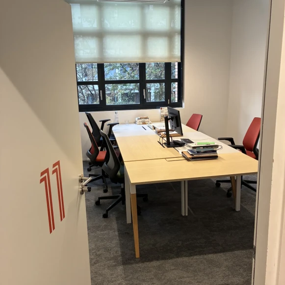 Bureau privé 26 m² 4 postes Location bureau Rue Marcadet Paris 75018 - photo 2