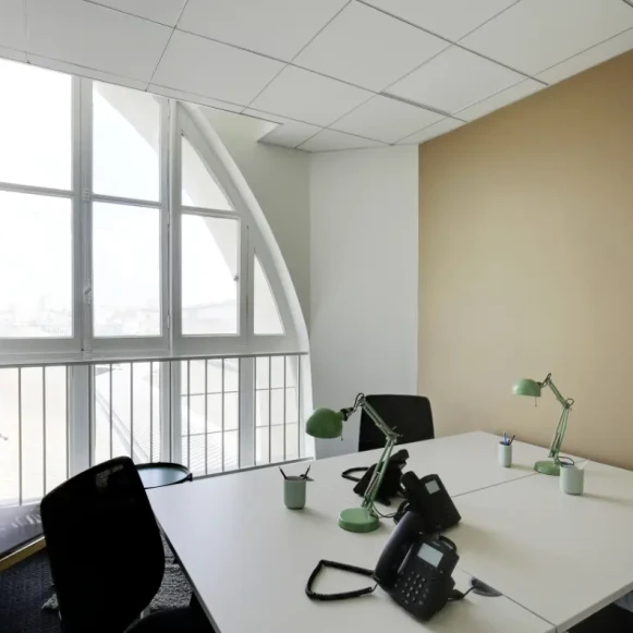 Bureau privé 90 m² 27 postes Location bureau Rue de Dunkerque Paris 75010 - photo 1