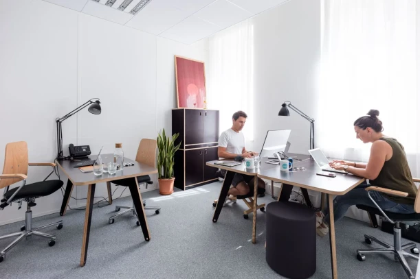 Bureau privé - 13002 - 10 postes - 5381€